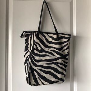 Estée Lauder Zebra print canvas tote/book shoulder bag 11x14”
